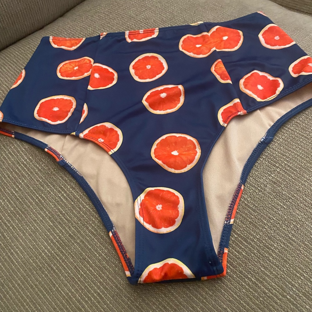 Kortni Jeane bottoms